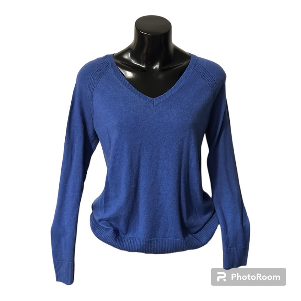 NWOT | V•Neck Sweater | Gap | 30% Extra Fine Merino Wool | Small